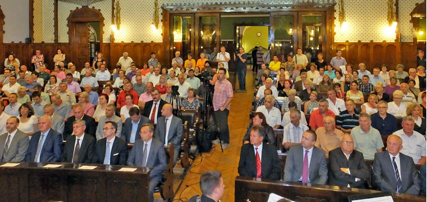 http://hrvatski-fokus.hr/wp-content/uploads/2016/01/sabor.jpg